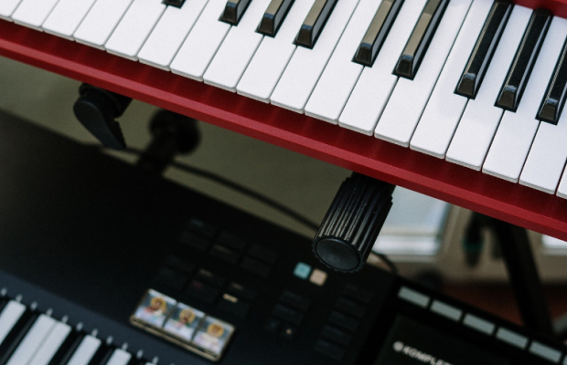 MIDI and keyboards, Keyboard, learn to play the piano